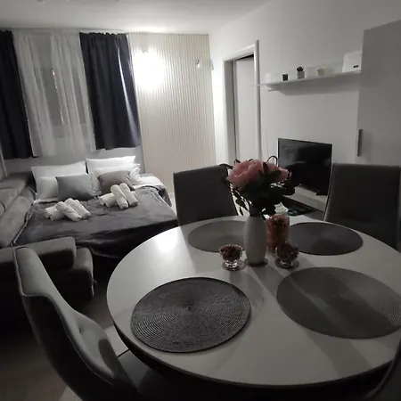 Apartament Marija *